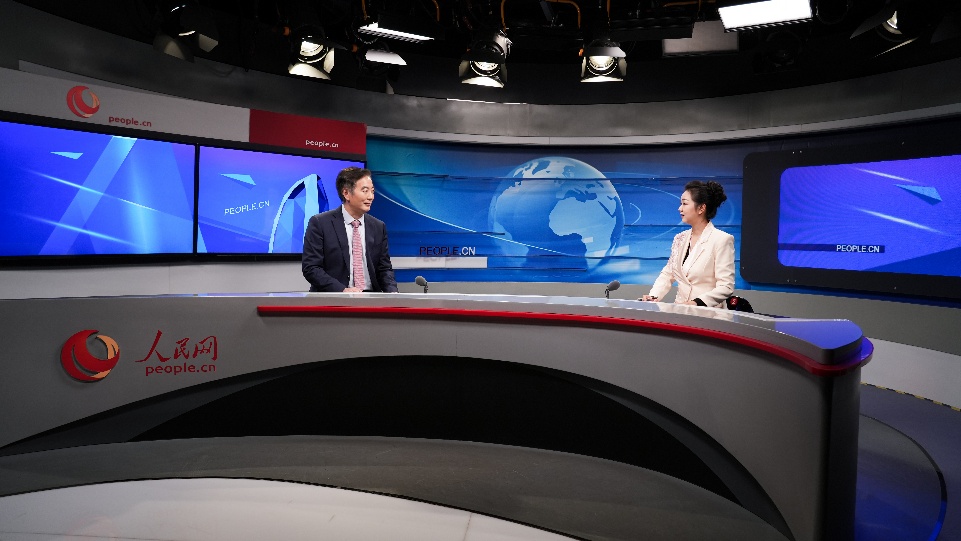 邢念增（左）做客2025全國兩會“健康中國人”系列圓桌座談。